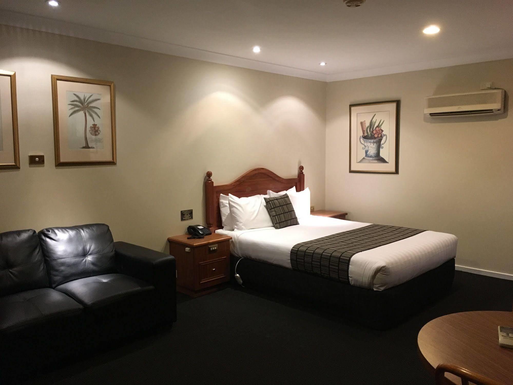 Best Western Ambassador Motor Inn & Apartments Wagga Wagga Dış mekan fotoğraf